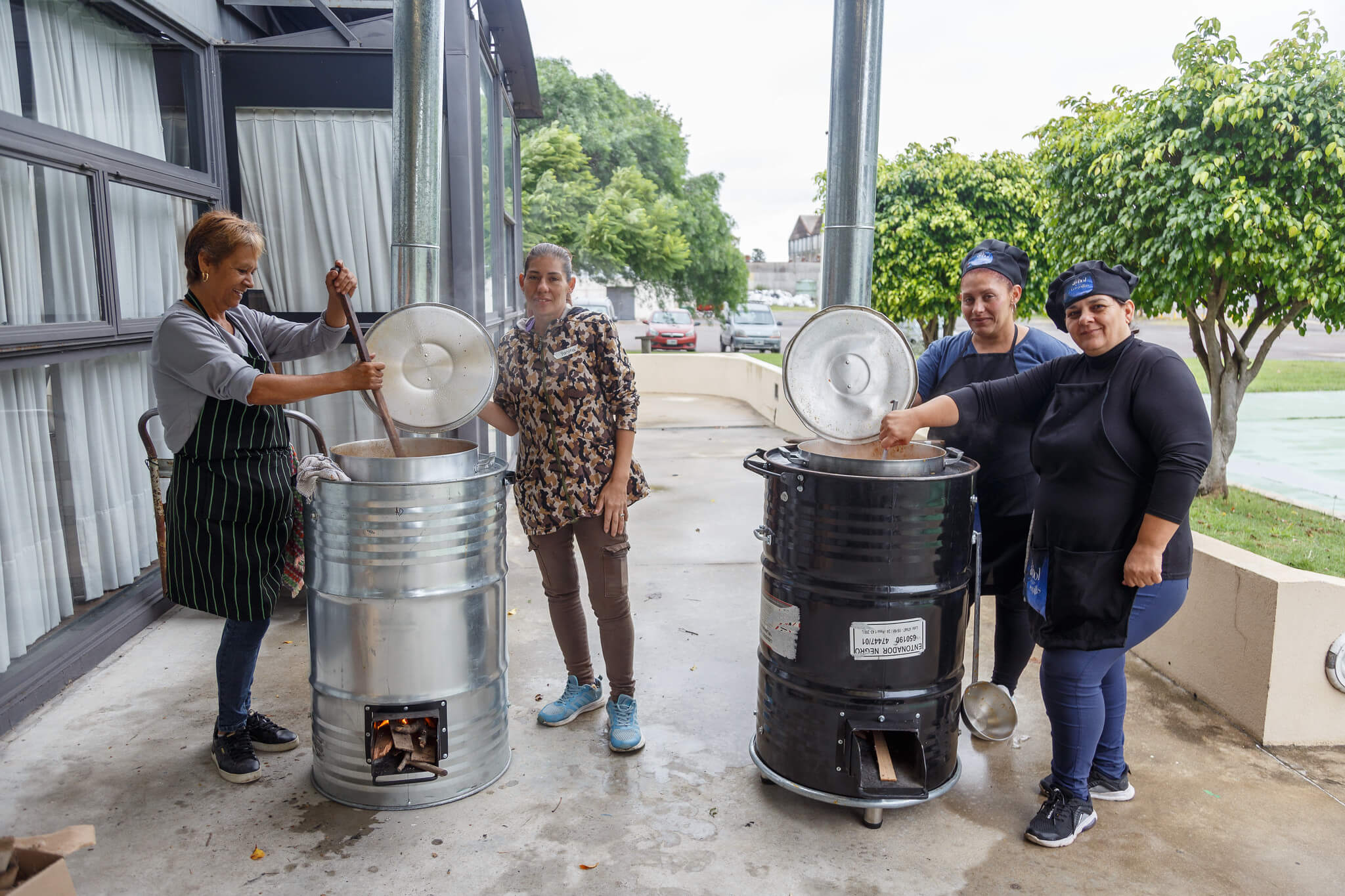 Efficient wood-burning stoves for community soup kitchens in the metropolitan area of Buenos Aires (AMBA)